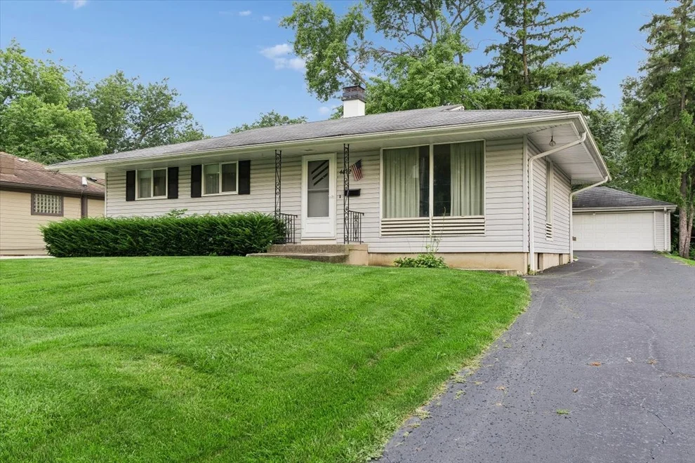 Unit for sale at 4812 Cumnor Road, Downers Grove, IL 60515