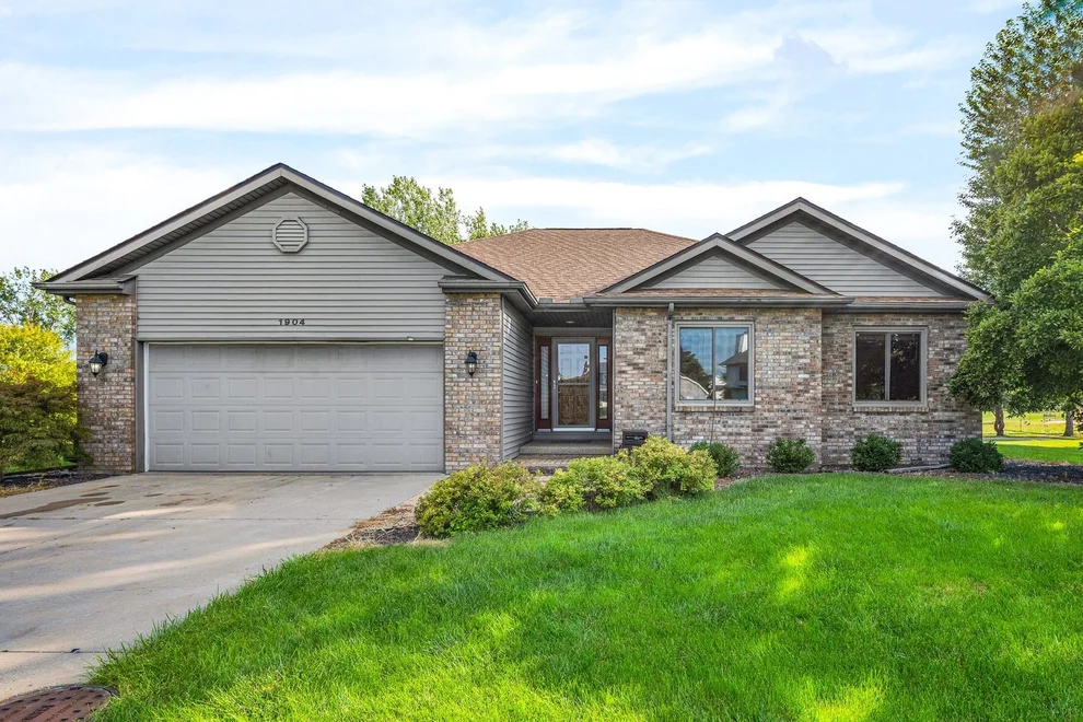 Unit for sale at 1904 Berkshire Gardens Cc Lane, Normal, IL 61761