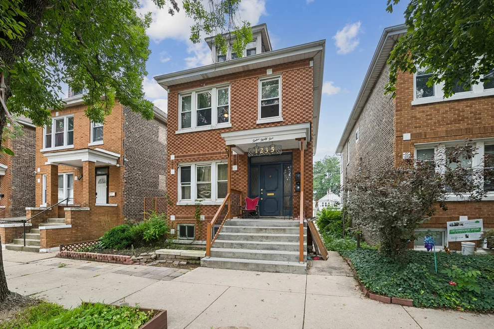 Unit for sale at 1235 W 31st Street, Chicago, IL 60608