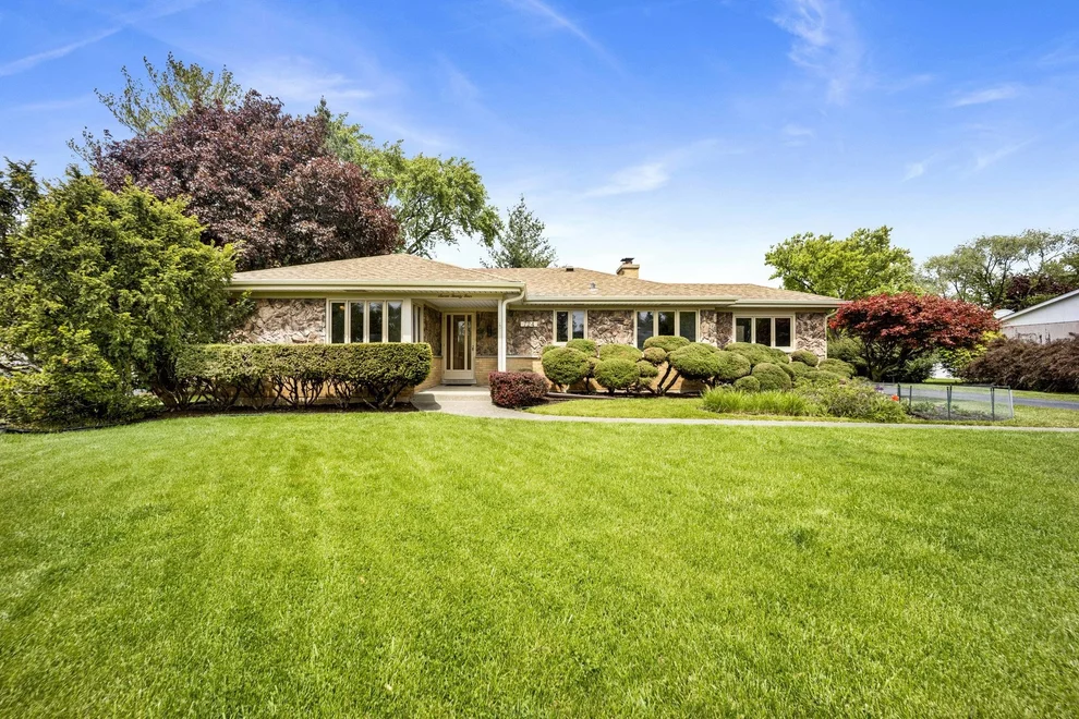 Unit for sale at 18W724 20th Place, Lombard, IL 60148