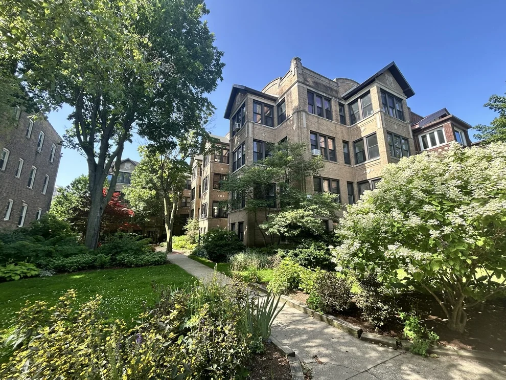 Unit for sale at 1065 W North Shore Avenue, Chicago, IL 60626