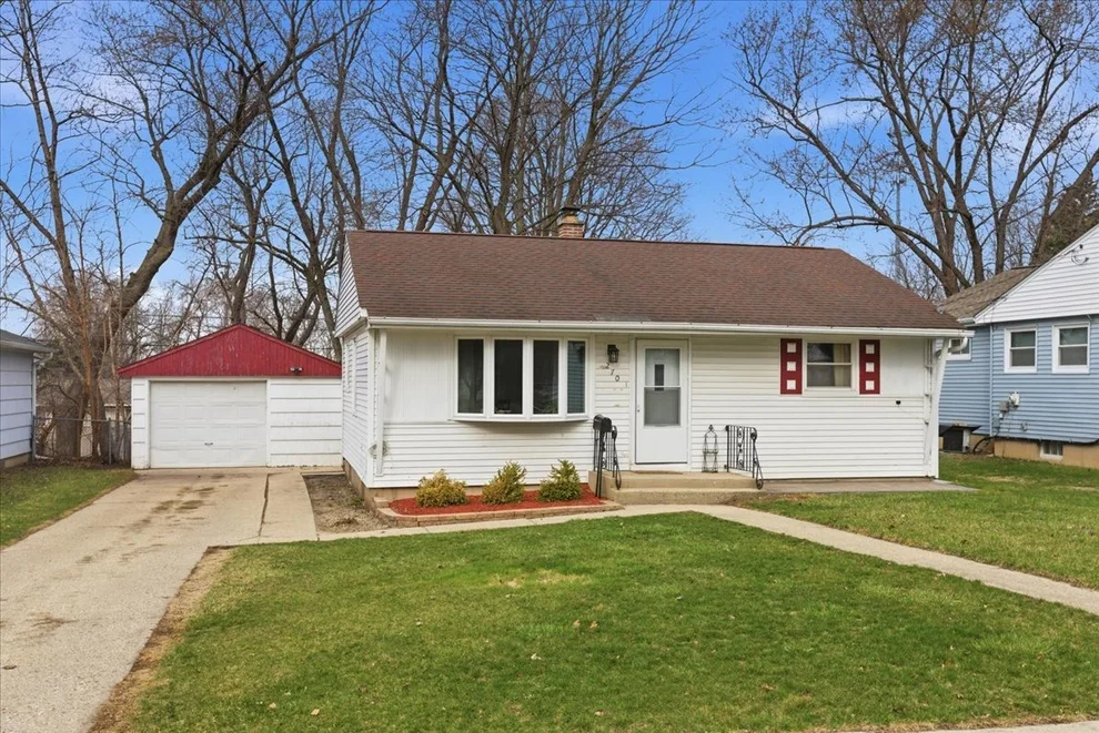 Unit for sale at 270 Ridge Avenue, Crystal Lake, IL 60014