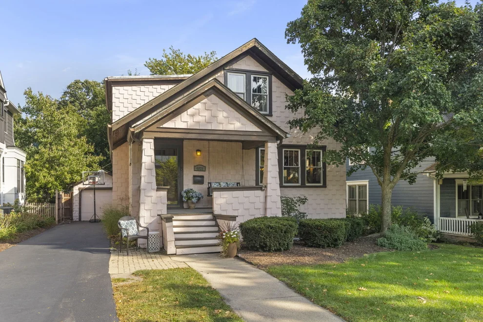 Unit for sale at 4821 Saratoga Avenue, Downers Grove, IL 60515