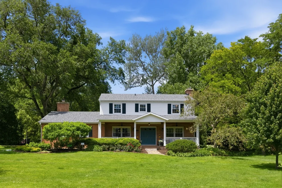 Unit for sale at 228 Stratford Lane, Inverness, IL 60010