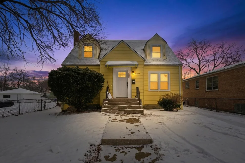 Unit for sale at 10035 S La Salle Street, Chicago, IL 60628