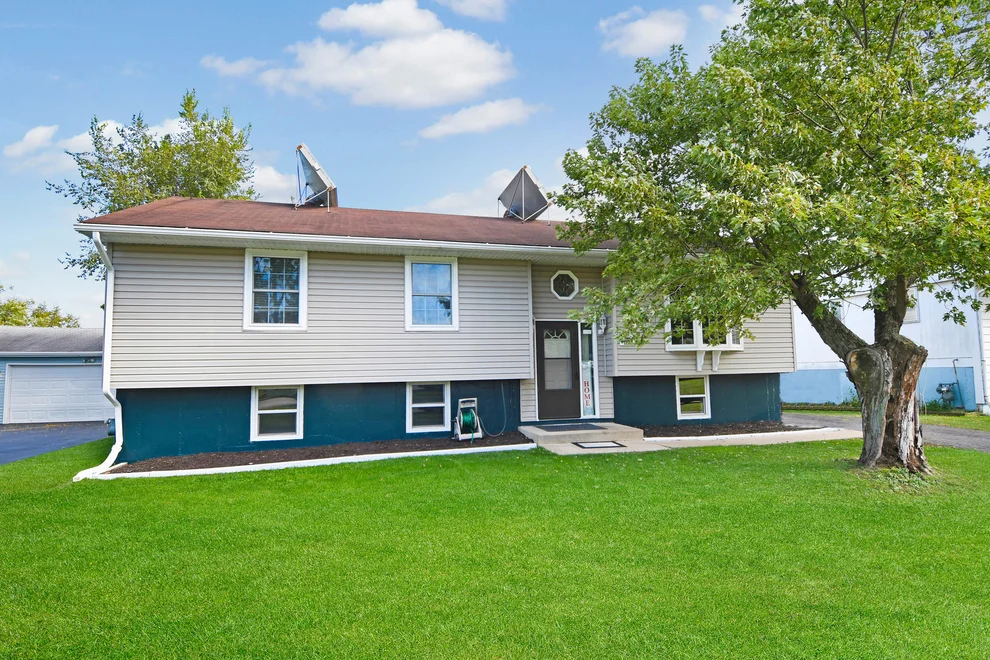 Unit for sale at 117 N Cedar Lane, Glenwood, IL 60425
