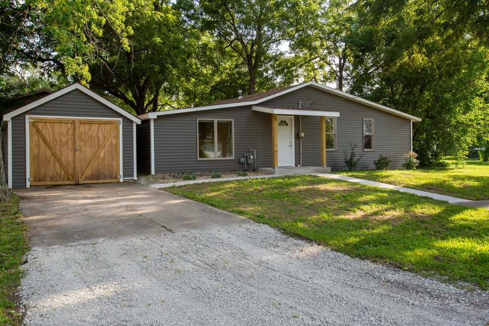 Unit for sale at 117 Clark Street, Chenoa, IL 61726