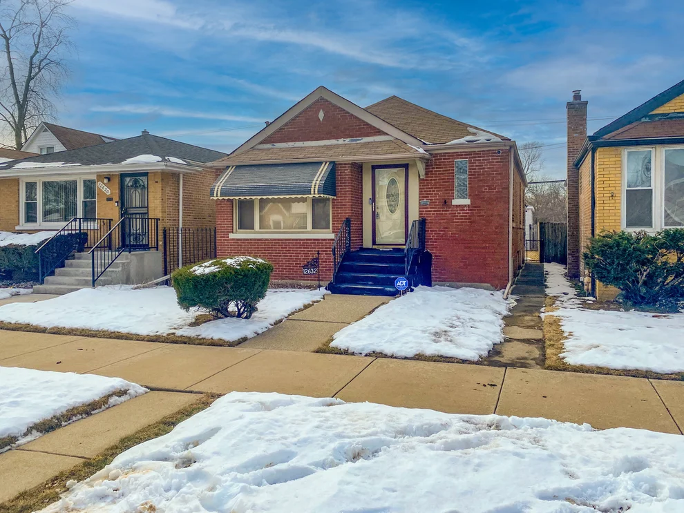 Unit for sale at 12632 S Emerald Avenue, Chicago, IL 60628