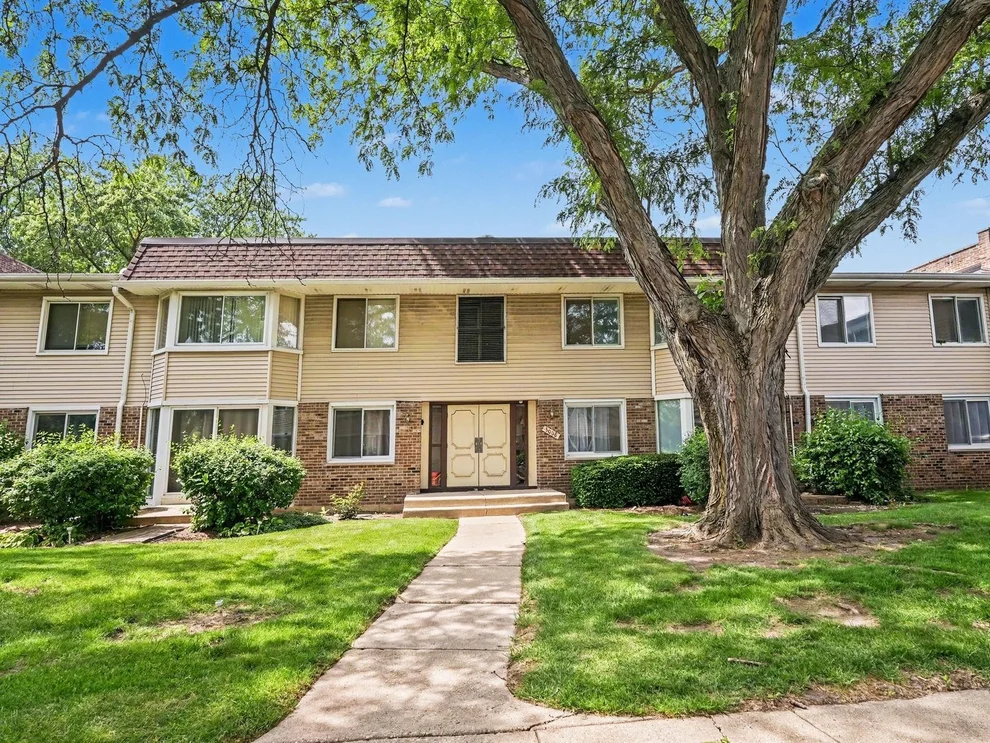 Unit for sale at 3008 Roberts Drive, Woodridge, IL 60517