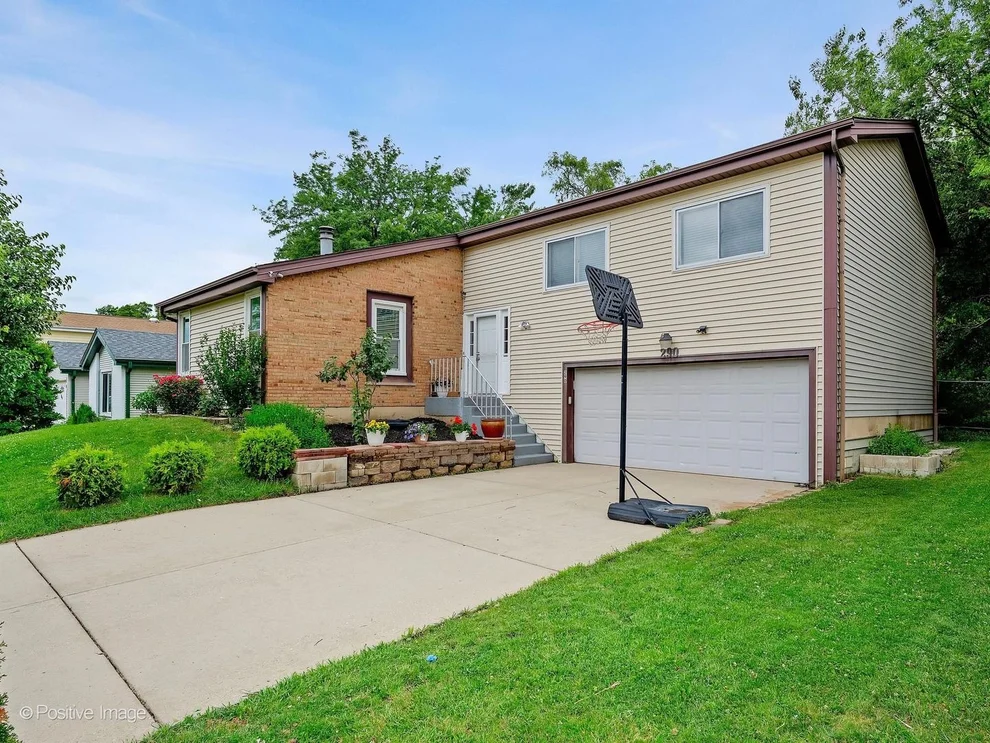 Unit for sale at 290 LOVELAND Drive, Glendale Heights, IL 60139