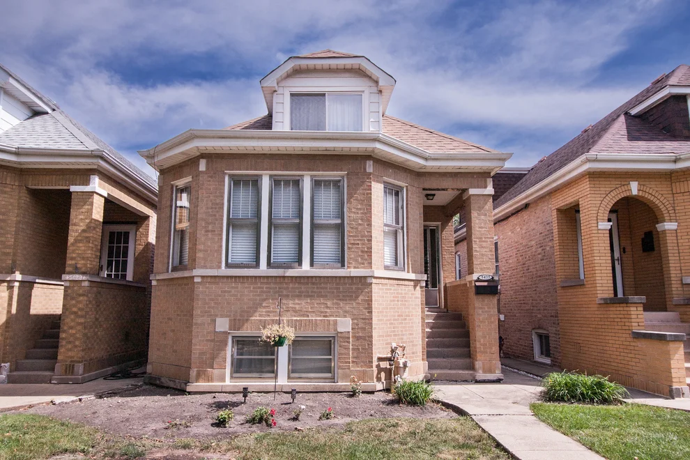 Unit for sale at 5425 N Linder Avenue, Chicago, IL 60630