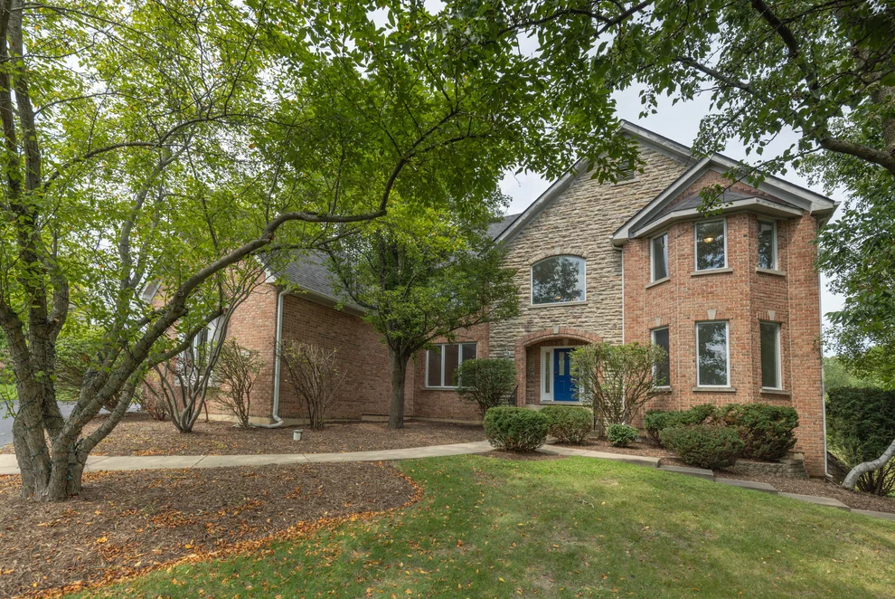 Unit for sale at 3702 W Homestead Trail, Crystal Lake, IL 60012