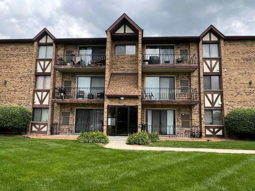 Unit for sale at 7171 175th Street, Tinley Park, IL 60477