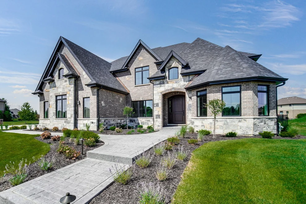 Unit for sale at 20145 Waterview Trail, Frankfort, IL 60423