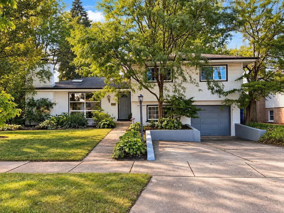 Unit for sale at 426 Amherst Avenue, Des Plaines, IL 60016