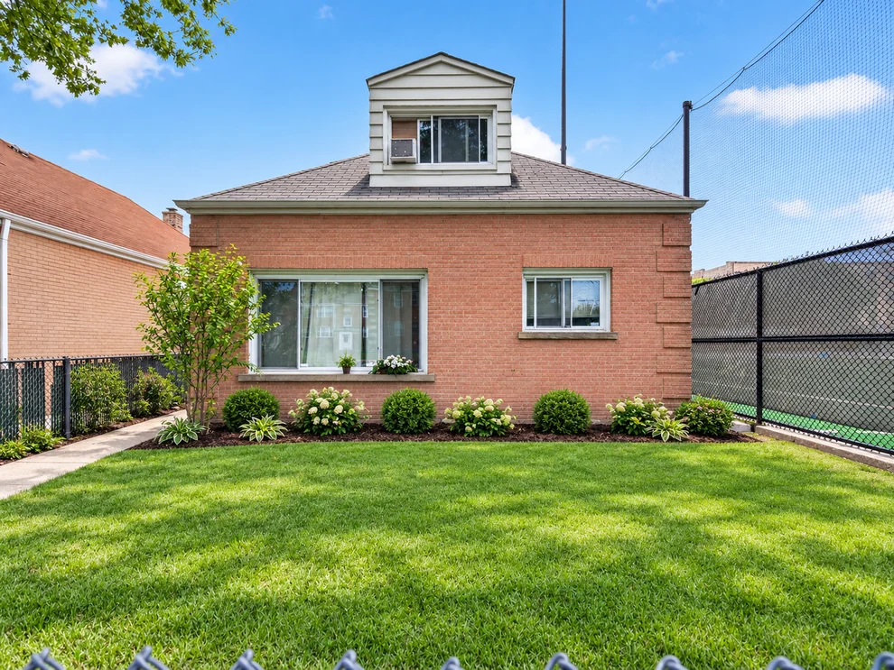 Unit for sale at 2130 W Highland Avenue, Chicago, IL 60659