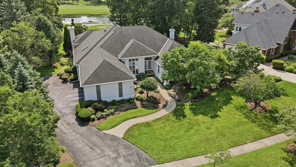 Unit for sale at 4202 Royal Fox Drive, St. Charles, IL 60174