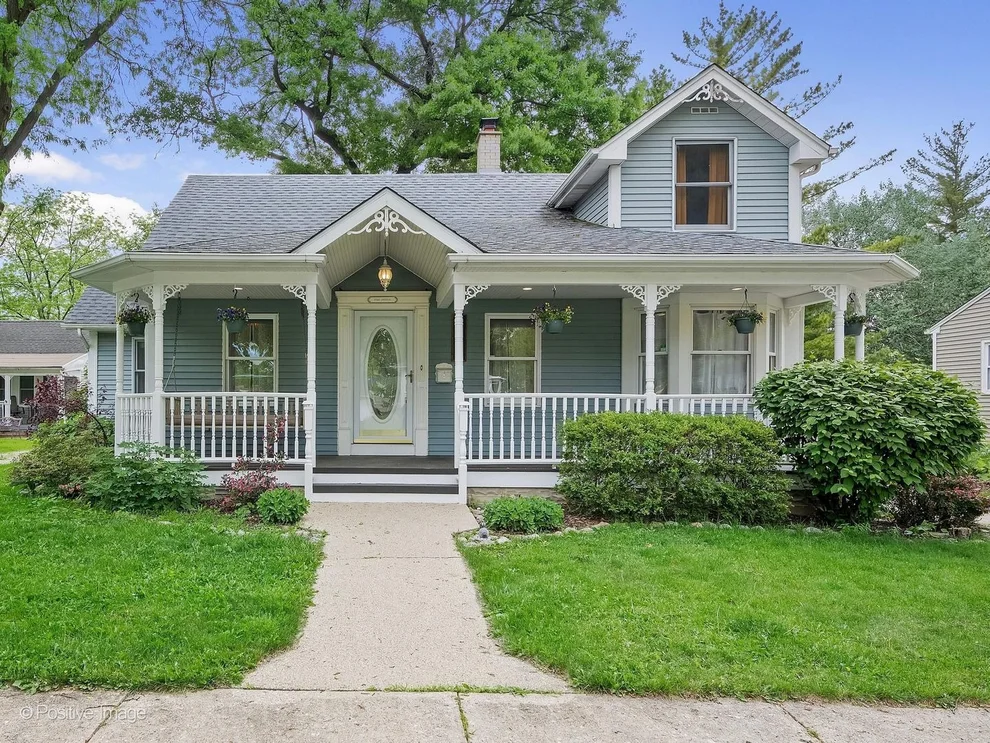 Unit for sale at 225 S Grant Street, Westmont, IL 60559