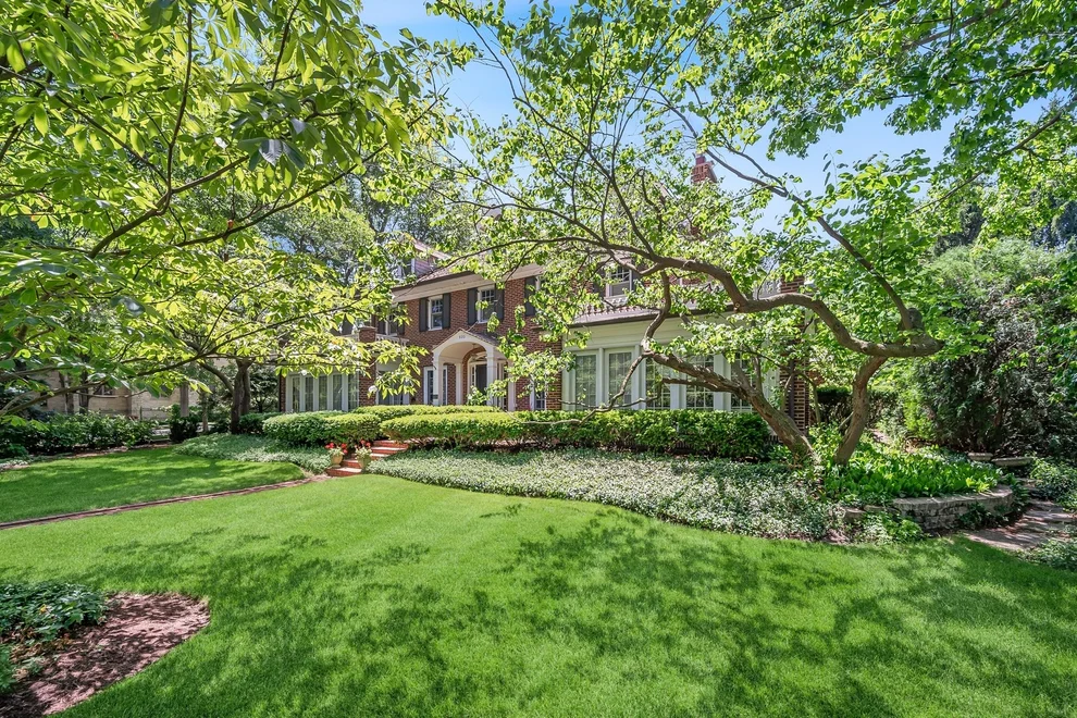 Unit for sale at 500 Maple Street, Winnetka, IL 60093