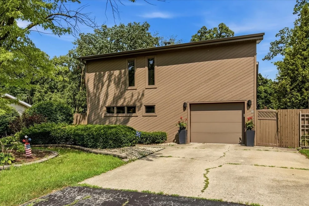 Unit for sale at 318 N Brookshore Drive, Shorewood, IL 60404