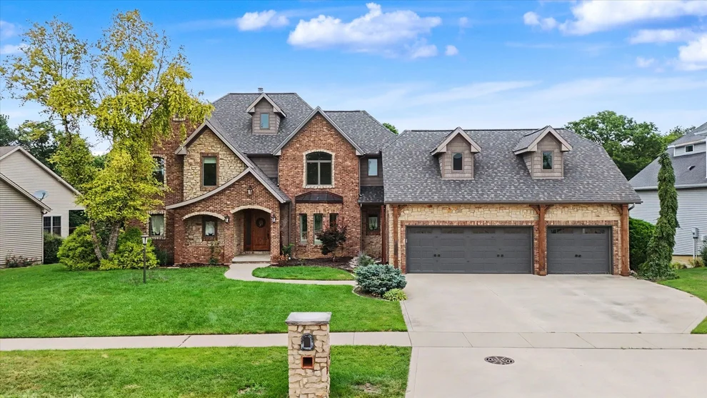 Unit for sale at 1610 Briarwood Lane, Mahomet, IL 61853