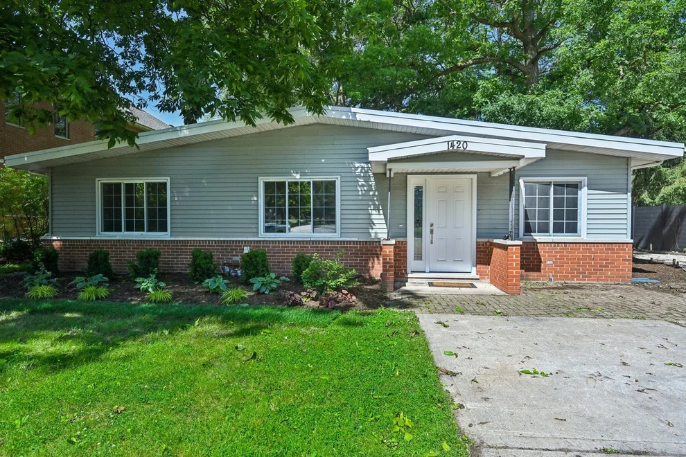 Unit for sale at 1420 Magnolia Street, Glenview, IL 60025