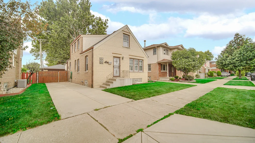 Unit for sale at 3915 W 104th Street, Chicago, IL 60655