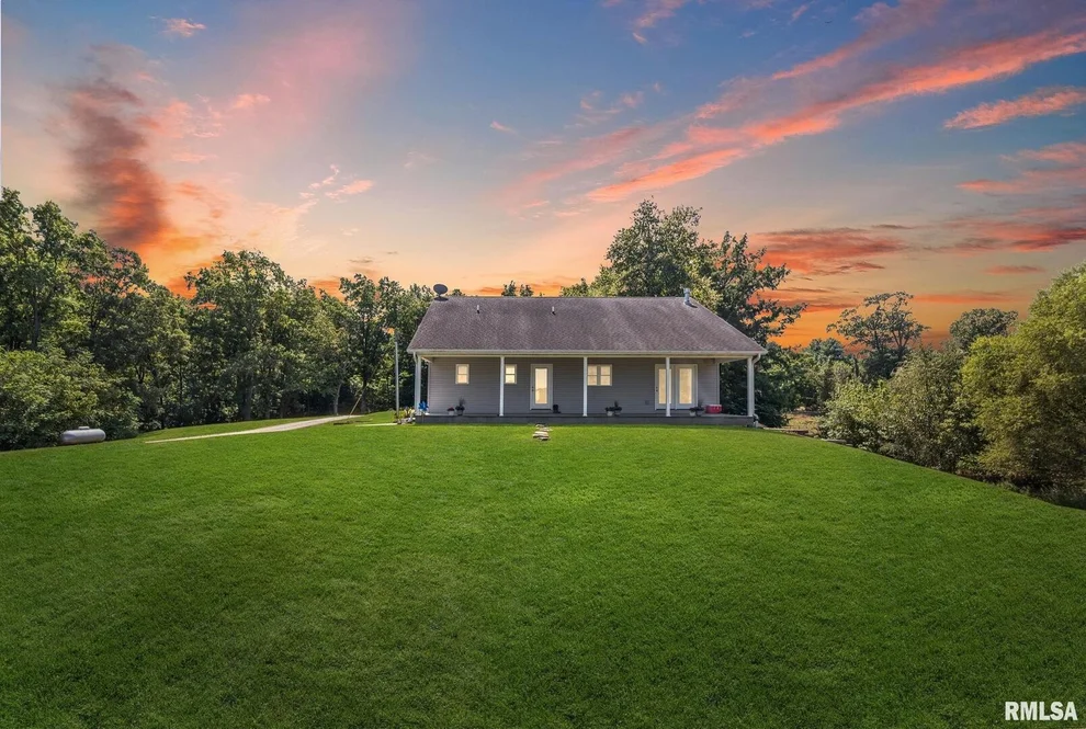 Unit for sale at 520 DEERFIELD Road, Walnut Hill, IL 62893