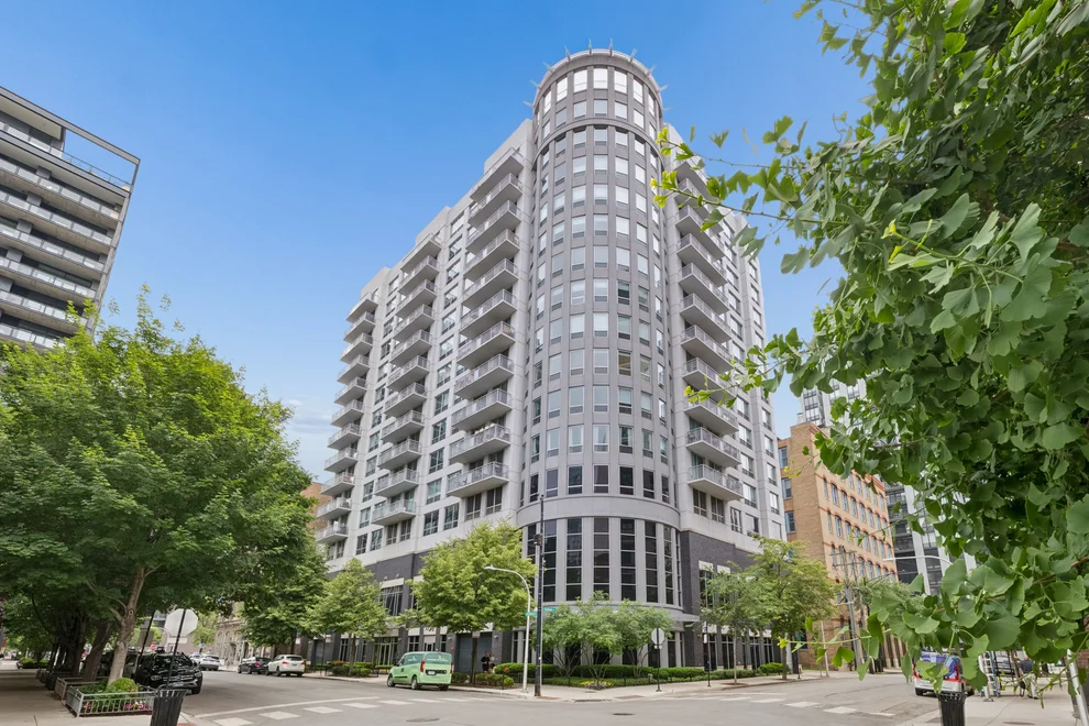 Unit for sale at 421 W HURON Street, Chicago, IL 60654