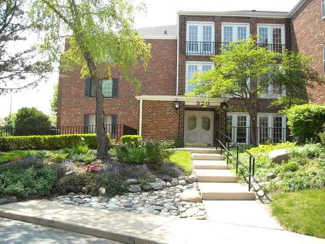 Unit for sale at 520 Biesterfield Road, Elk Grove Village, IL 60007