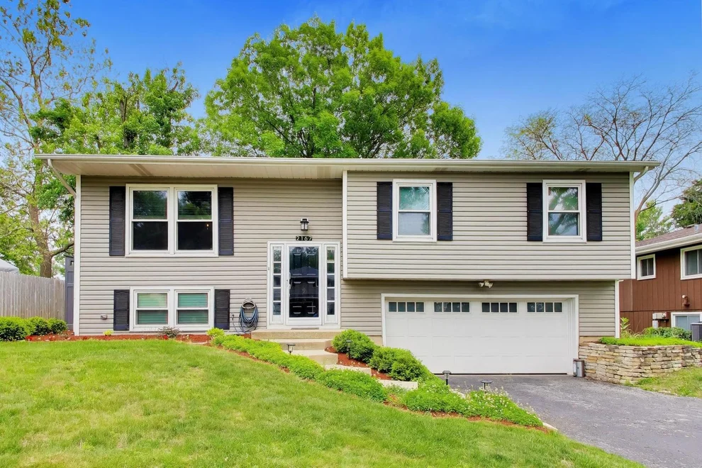 Unit for sale at 2167 Midhurst Road, Downers Grove, IL 60516