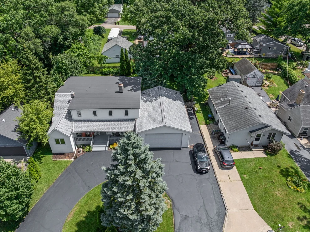 Unit for sale at 3422 Oakwood Drive, Island Lake, IL 60042