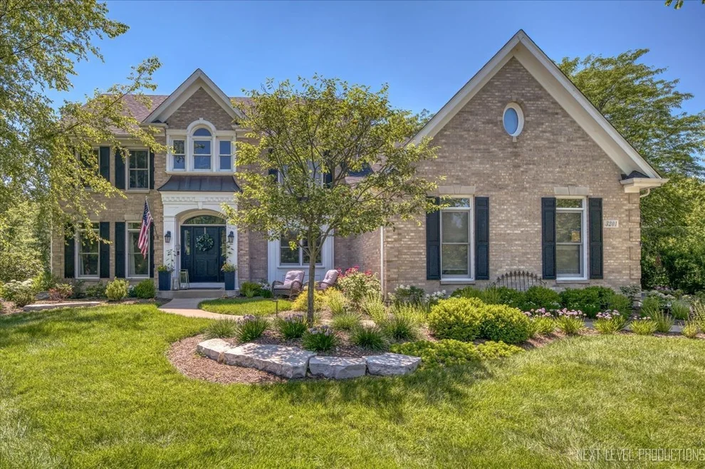 Unit for sale at 3201 Greenwood Lane, St. Charles, IL 60175