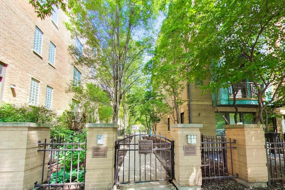 Unit for sale at 1330 W Monroe Street, Chicago, IL 60607