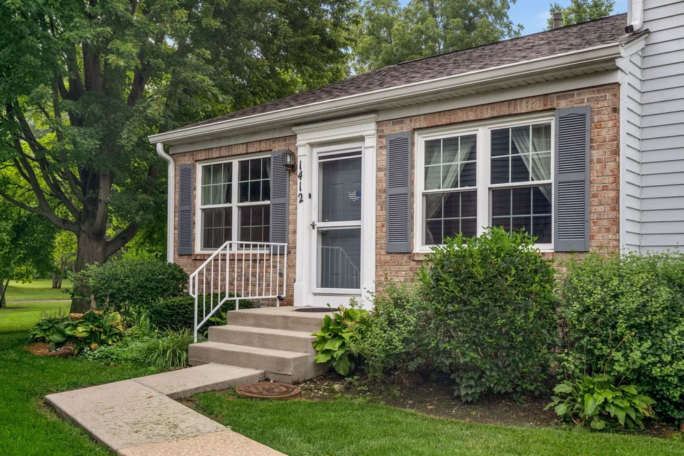 Unit for sale at 1412 Charleston Court, Geneva, IL 60134
