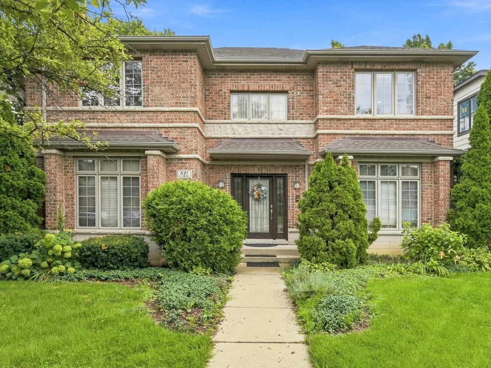 Unit for sale at 521 S Lincoln Avenue, Park Ridge, IL 60068