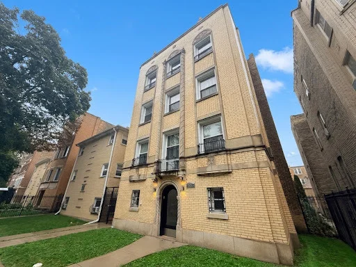 Unit for sale at 6235 N Francisco Avenue, Chicago, IL 60659