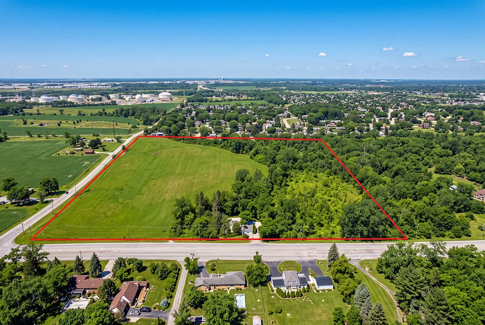 Unit for sale at 16701 135th Street, Lemont, IL 60439