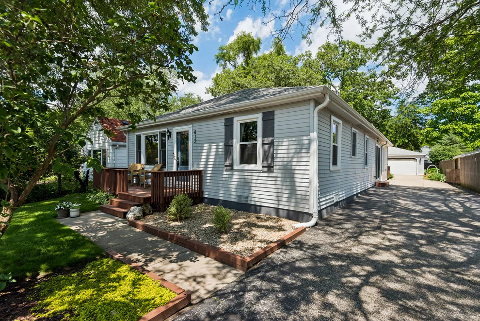 Unit for sale at 812 Lake Shore Drive, Wauconda, IL 60084