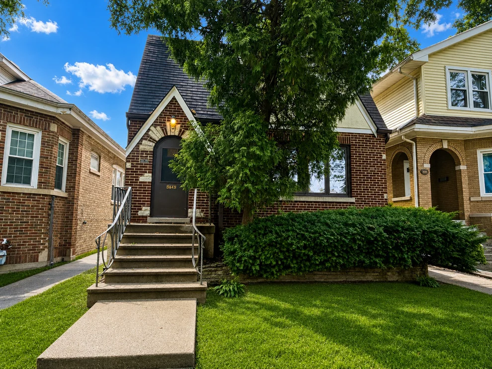 Unit for sale at 5649 N Moody Avenue, Chicago, IL 60646