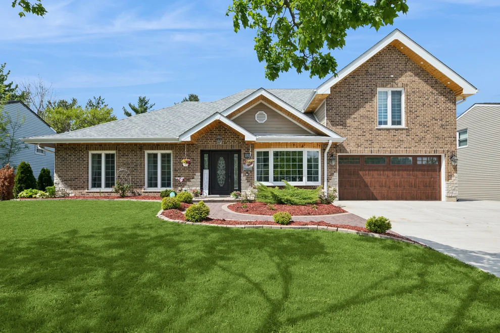 Unit for sale at 1024 Parker Drive, Schaumburg, IL 60194