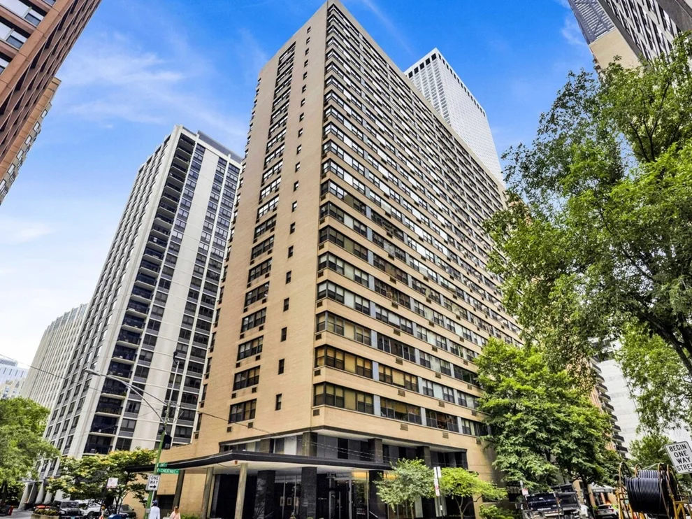 Unit for sale at 850 N DeWitt Place, Chicago, IL 60611