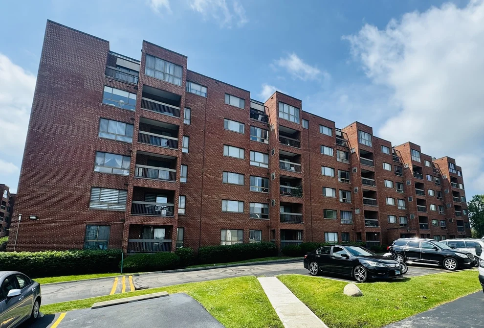 Unit for sale at 701 FORUM Square, Glenview, IL 60025