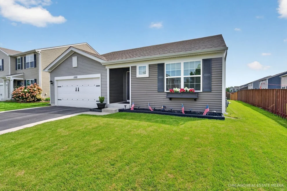 Unit for sale at 1002 Chestnut Drive, Pingree Grove, IL 60140