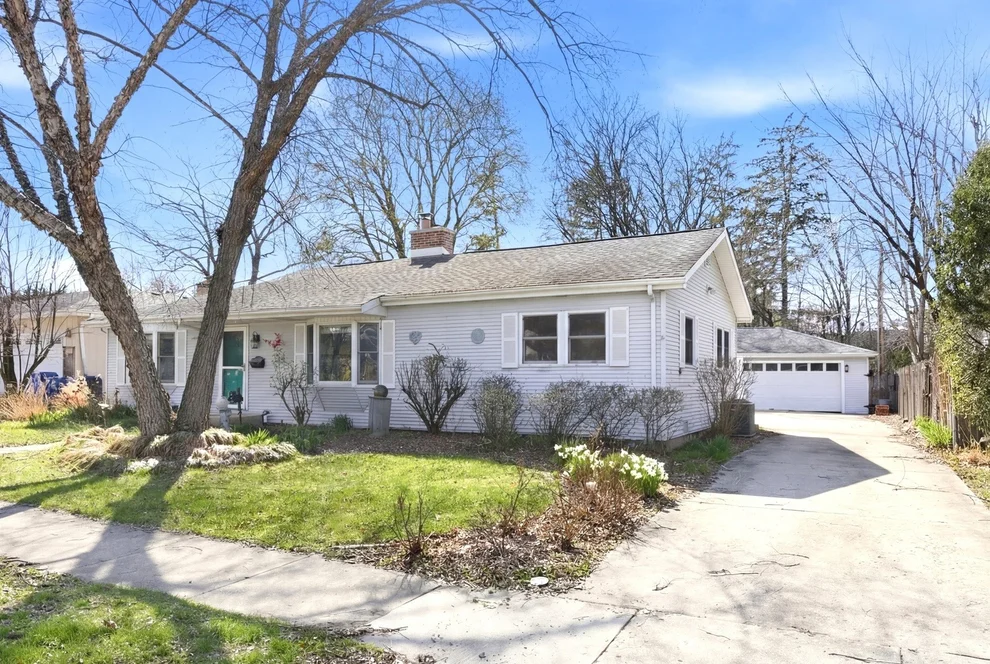 Unit for sale at 510 S President Street, Wheaton, IL 60187