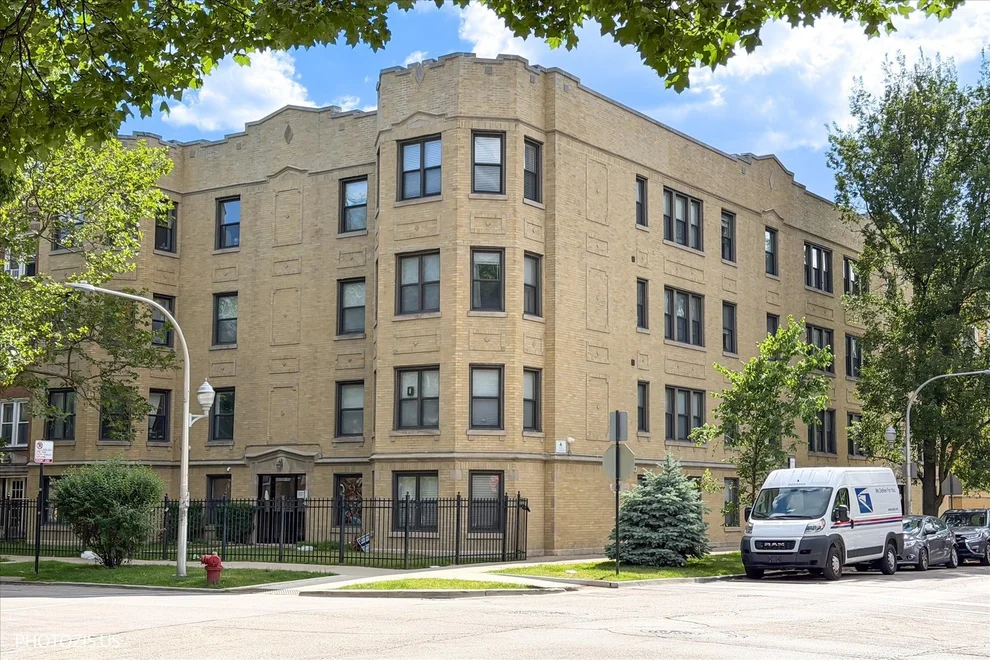 Unit for sale at 6254 N Bell Avenue, Chicago, IL 60659