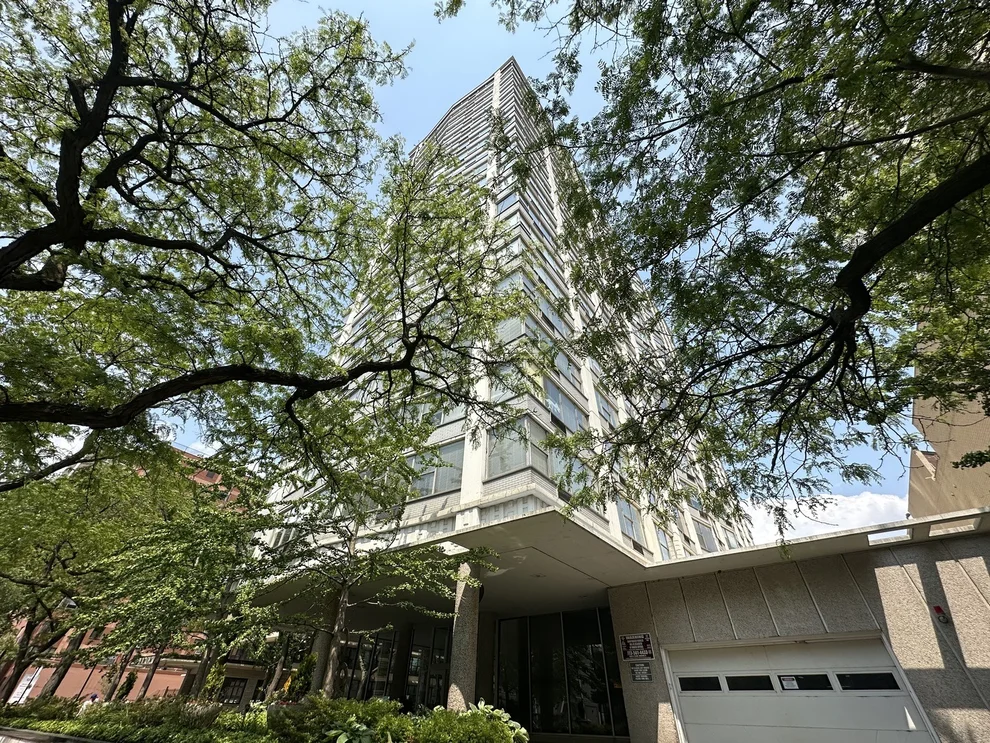 Unit for sale at 5757 N Sheridan Road, Chicago, IL 60660