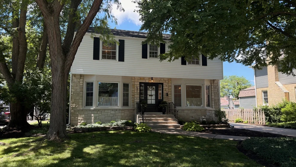 Unit for sale at 622 N President Street, Wheaton, IL 60187