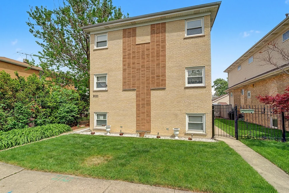 Unit for sale at 2111 N 75th Avenue, Elmwood Park, IL 60707