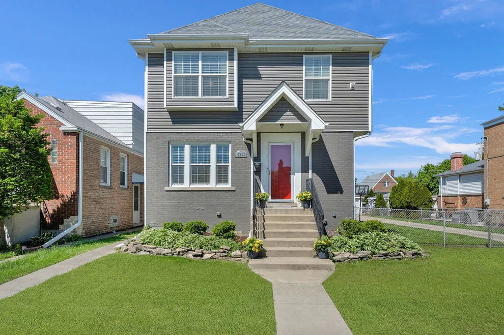 Unit for sale at 4234 Vernon Avenue, Brookfield, IL 60513